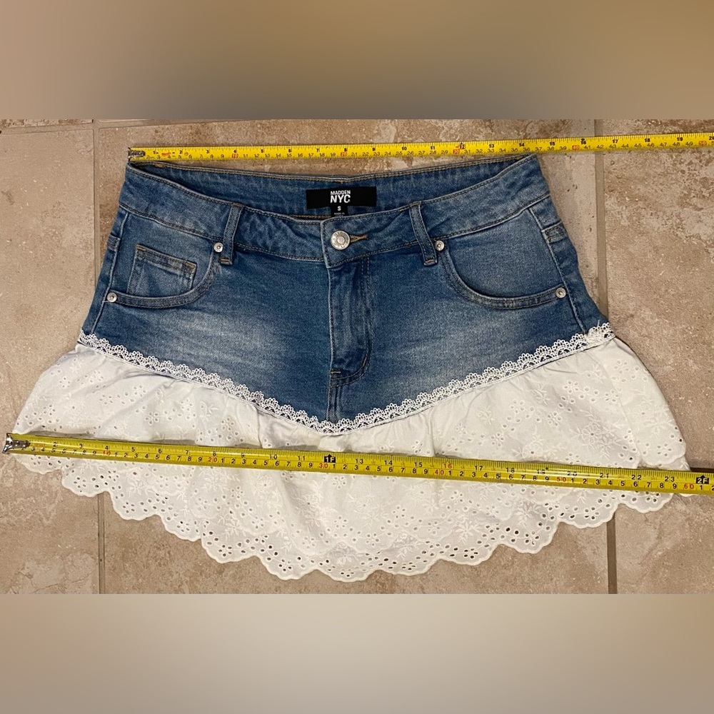 Madden NYC Blue Denim Mini Skirt With White Cotton Eyelet Lace Trim - Size S - Picture 11 of 12